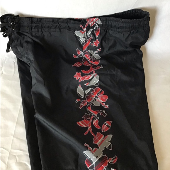 Red Camel trunks - Picture 4 of 5